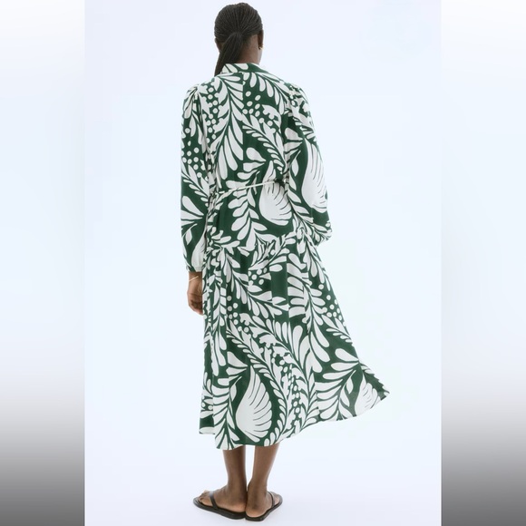 H&M Green and White Leaf Print Long Sleeve Dress Puff-Sleeve - Picture 4 of 12